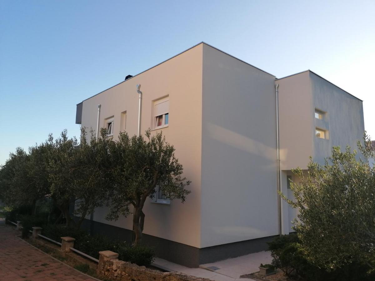 Apartments Lota Starigrad Paklenica Exterior foto